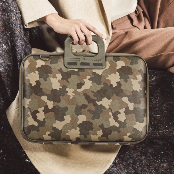 Bombata CAMO - keki 15,6"