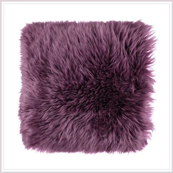 NEW ZEALAND szőrmepárna 50x50 cm - Aubergine