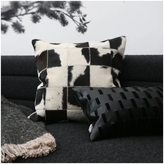 COW szőrmepárna - balck & white